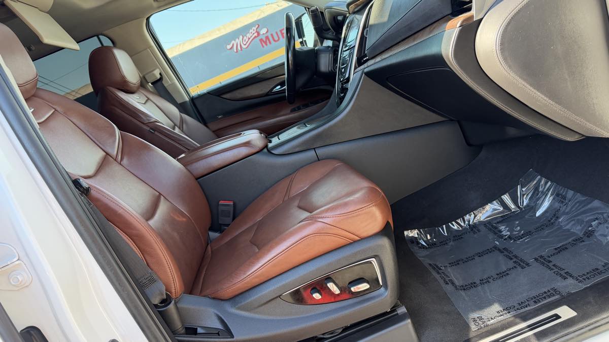 Cadillac Escalade photo 49