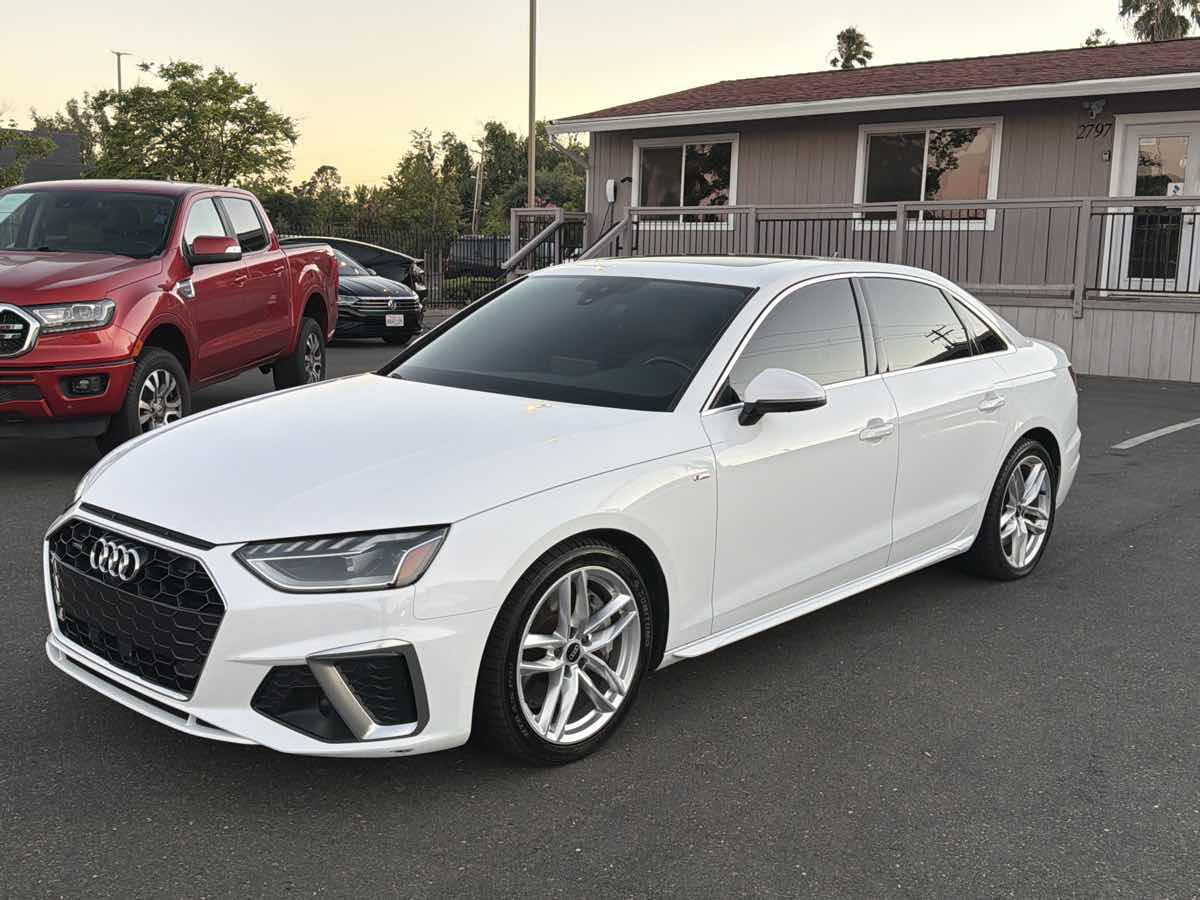 Audi A4 photo 3