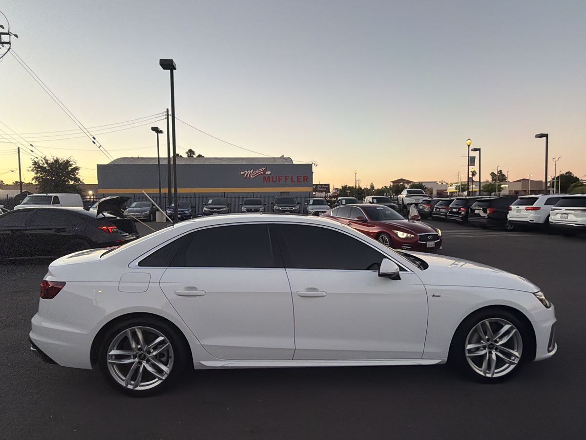 Audi A4 photo 8
