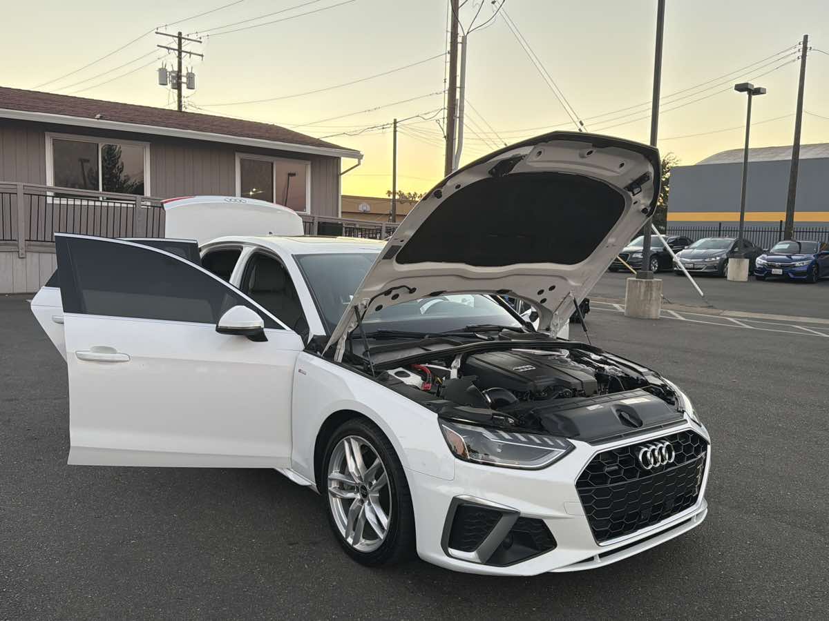 Audi A4 photo 9