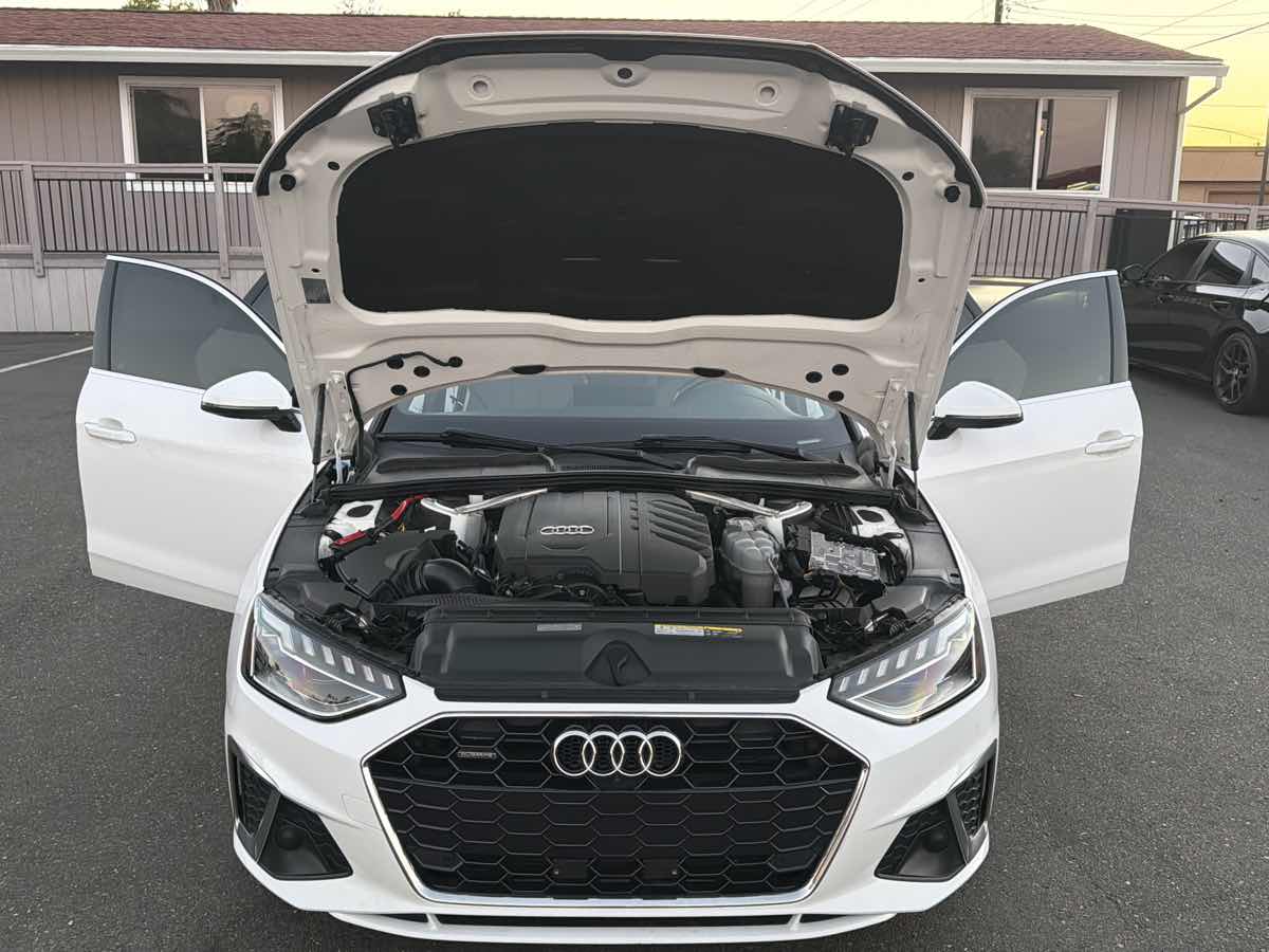 Audi A4 photo 10