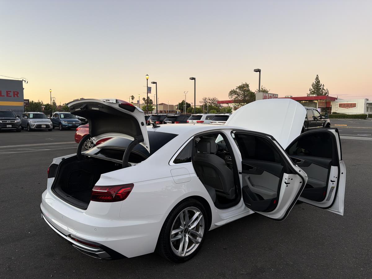 Audi A4 photo 16