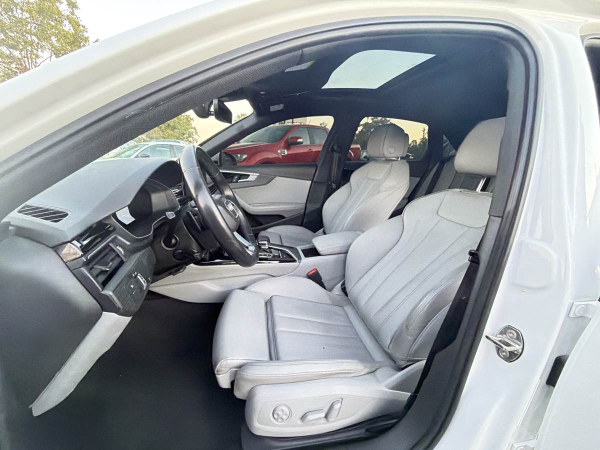 Audi A4 photo 18