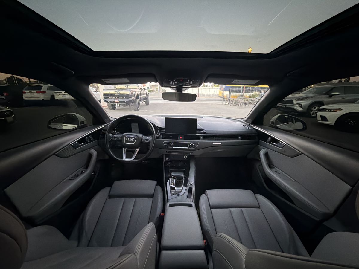 Audi A4 photo 23