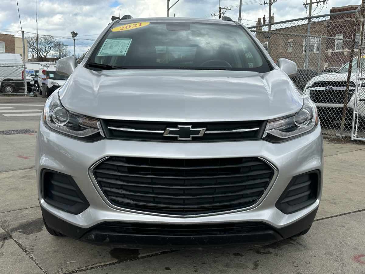 2021 Chevrolet Trax LT photo 2