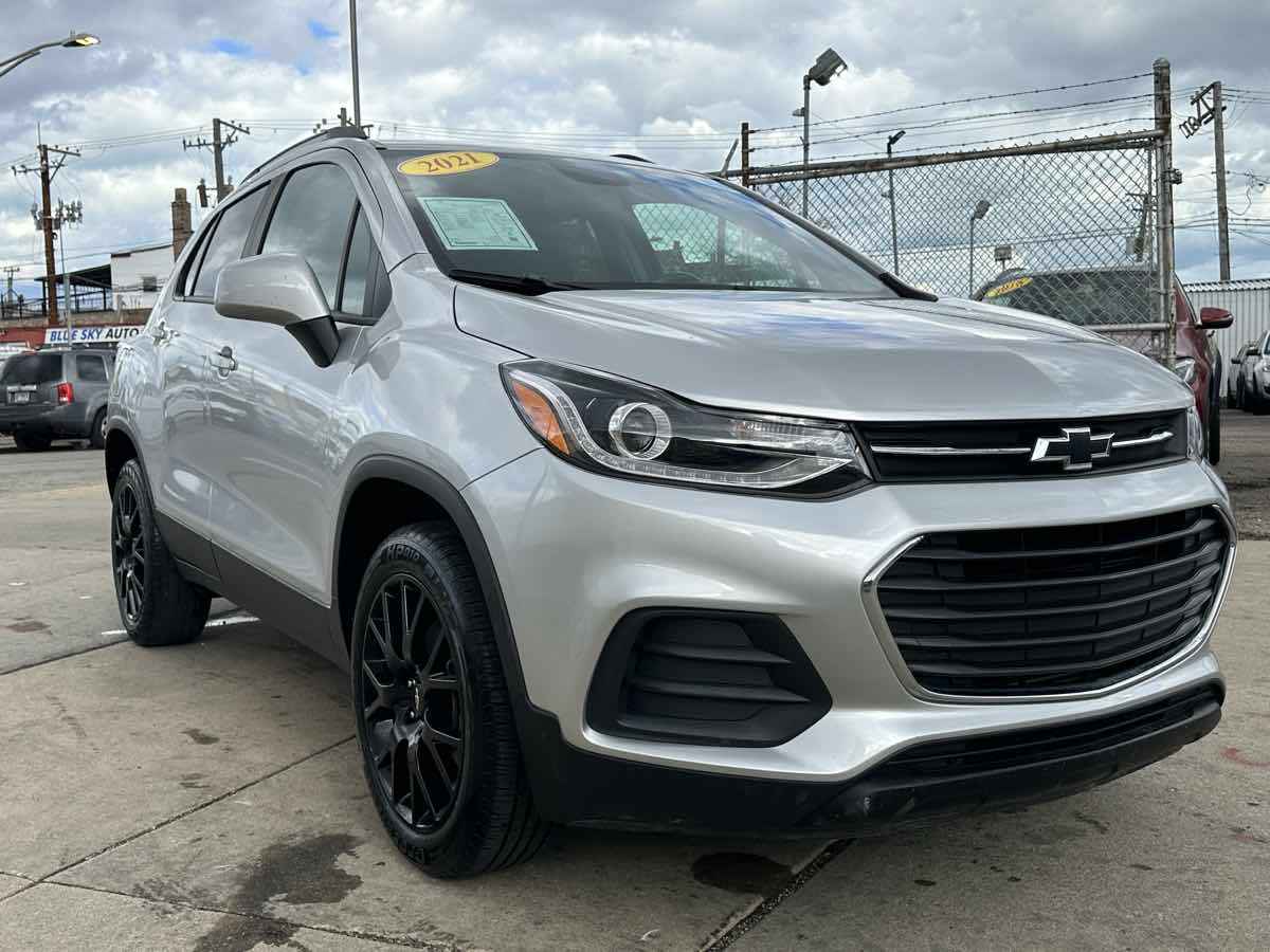 2021 Chevrolet Trax LT photo 3