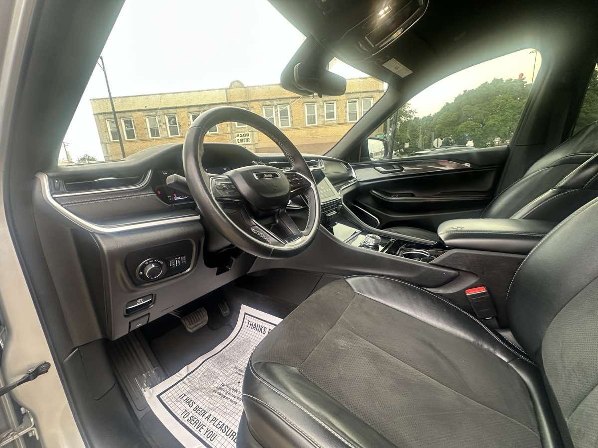 2021 Jeep Grand Cherokee Altitude photo 13