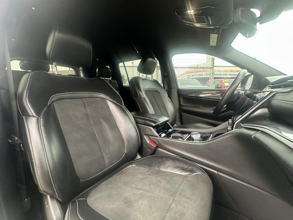 2021 Jeep Grand Cherokee Altitude photo 22