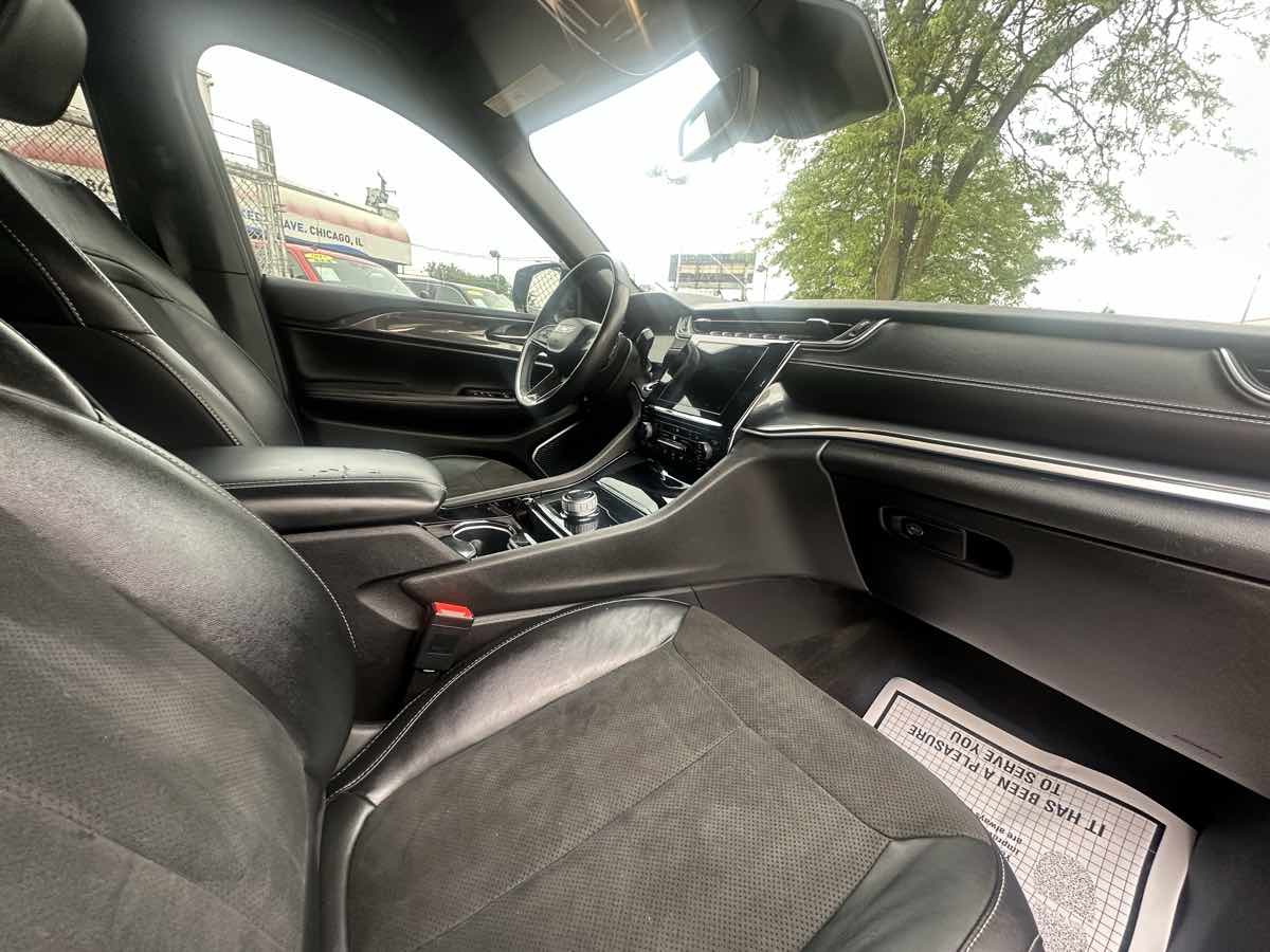 2021 Jeep Grand Cherokee Altitude photo 23