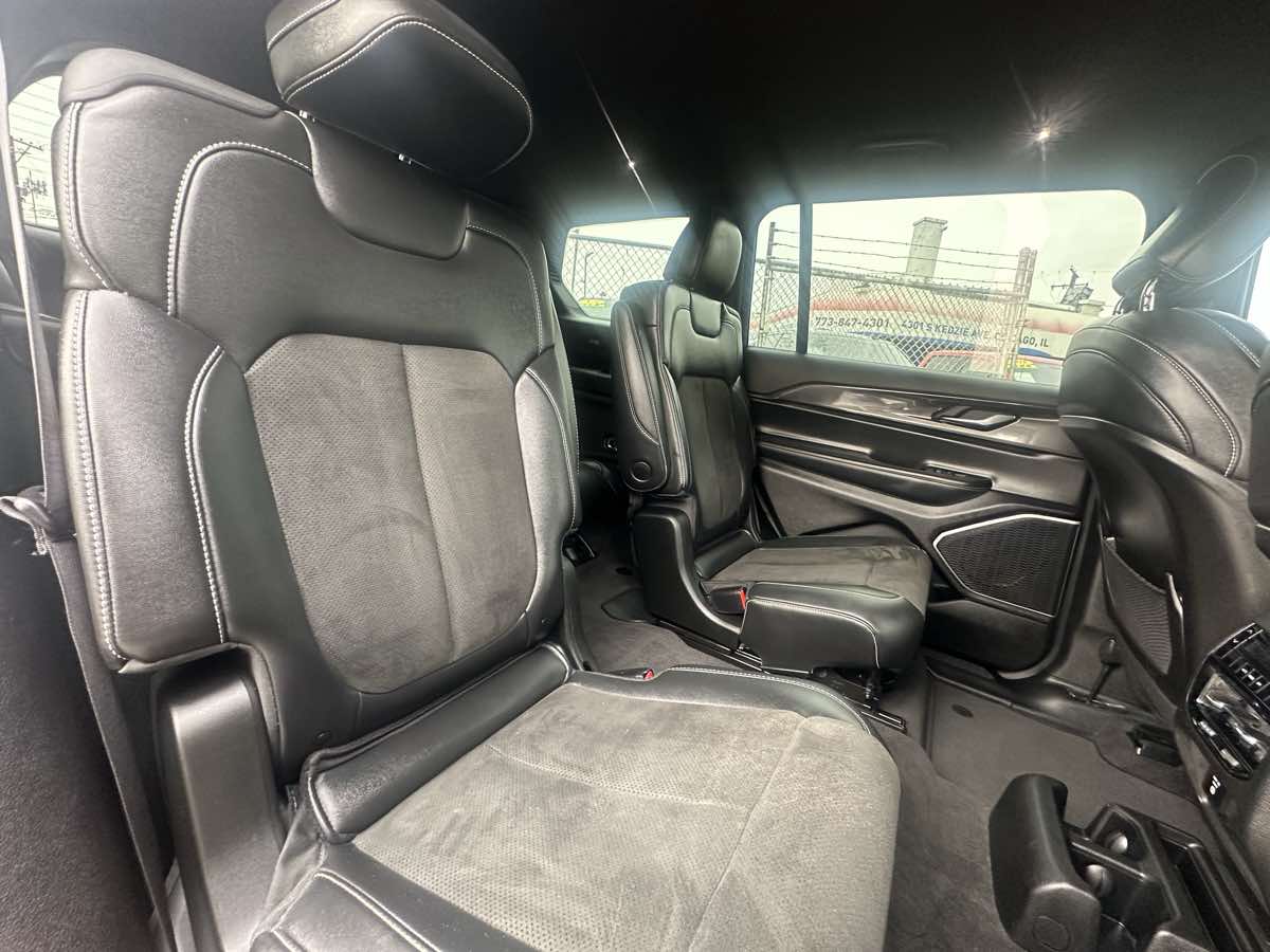 2021 Jeep Grand Cherokee Altitude photo 25