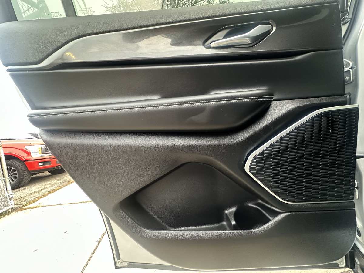 2021 Jeep Grand Cherokee Altitude photo 27