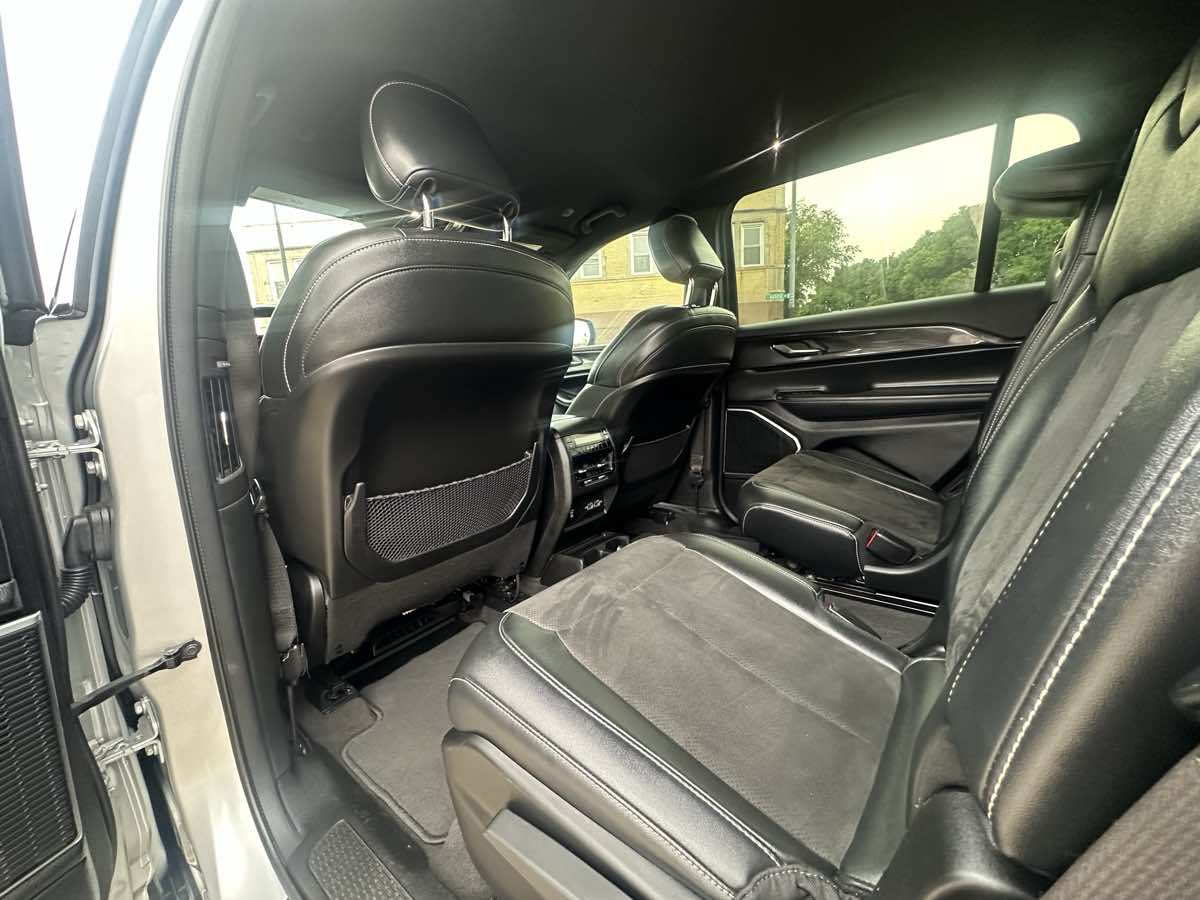 2021 Jeep Grand Cherokee Altitude photo 28