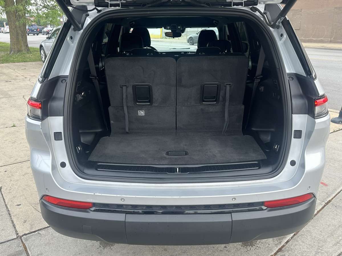 2021 Jeep Grand Cherokee Altitude photo 30