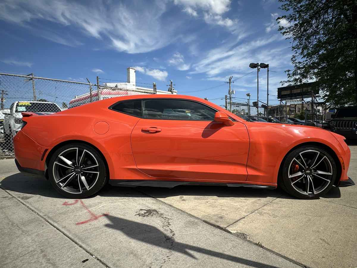 2018 Chevrolet Camaro 2LT photo 4