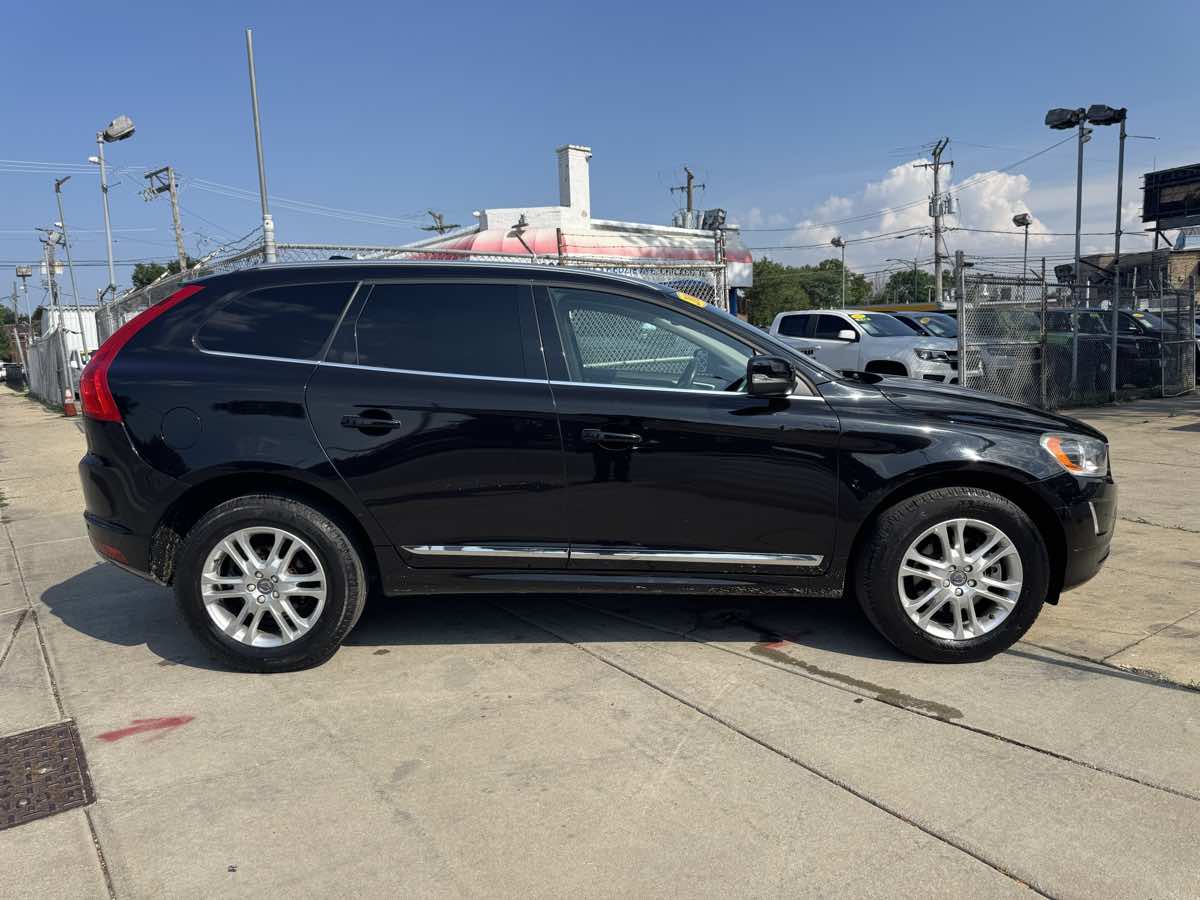 2016 Volvo XC60 T5 Premier photo 4