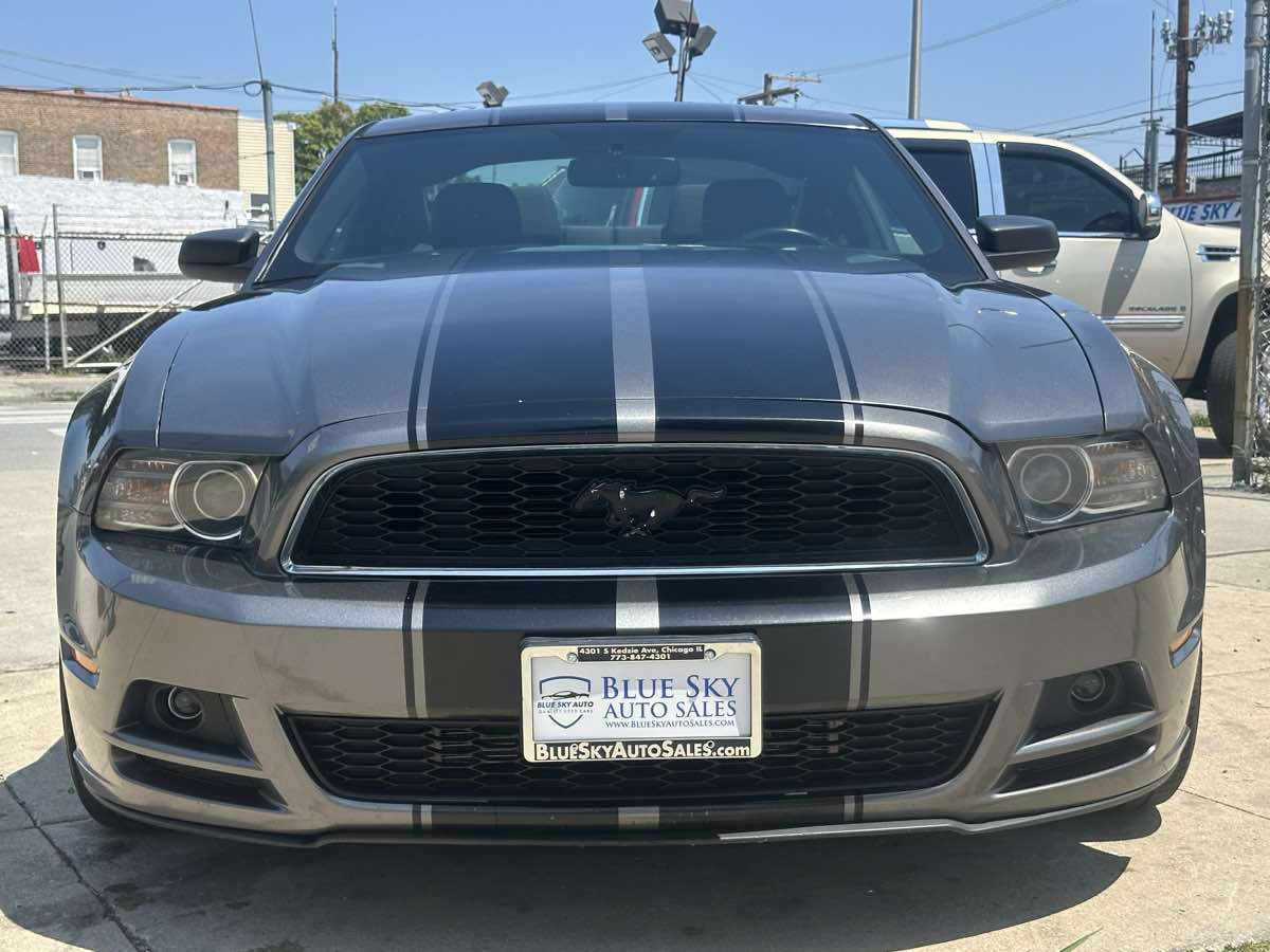 2014 Ford Mustang V6 photo 2