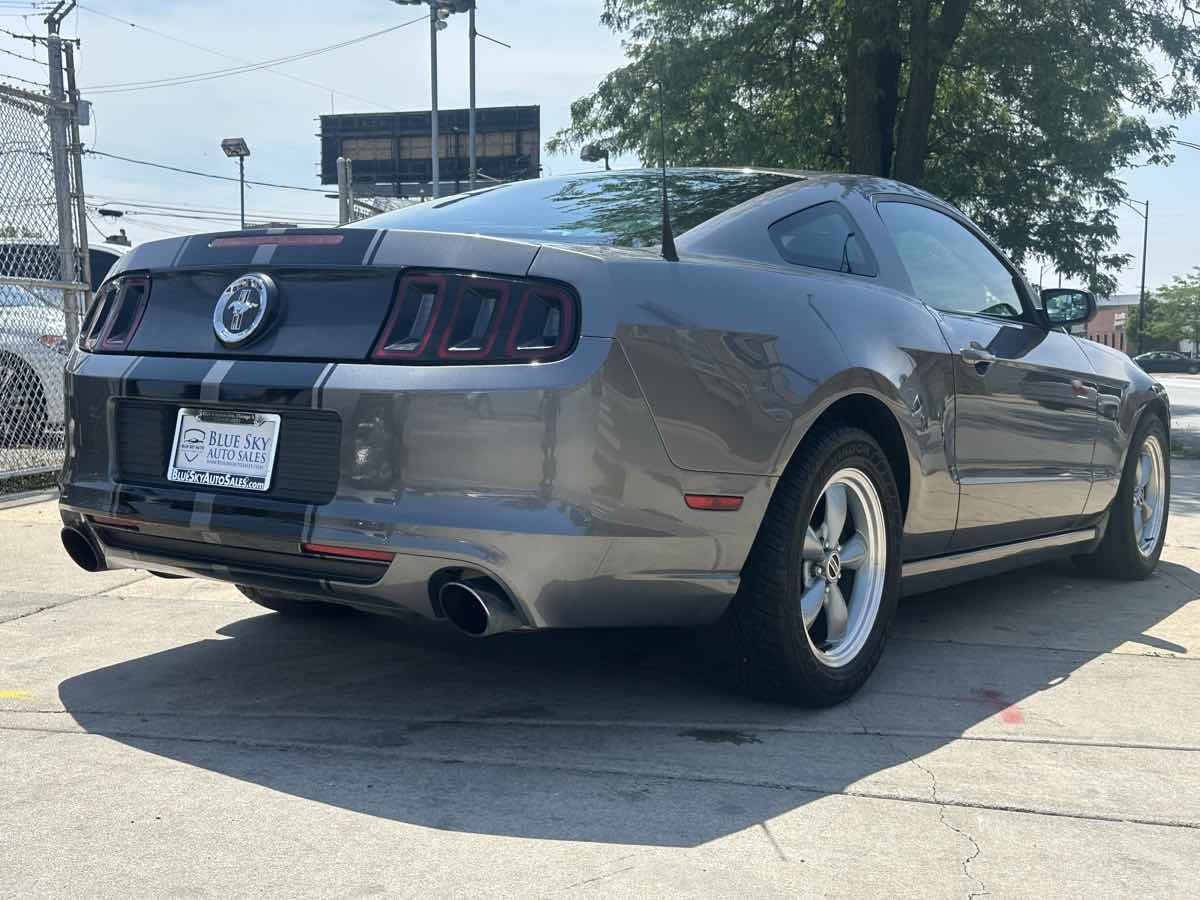 2014 Ford Mustang V6 photo 5