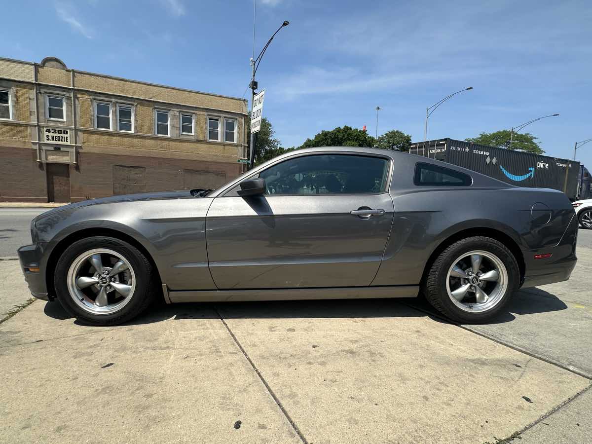 2014 Ford Mustang V6 photo 8
