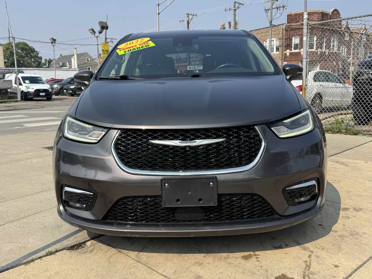 2022 Chrysler Pacifica Hybrid Touring L photo 2