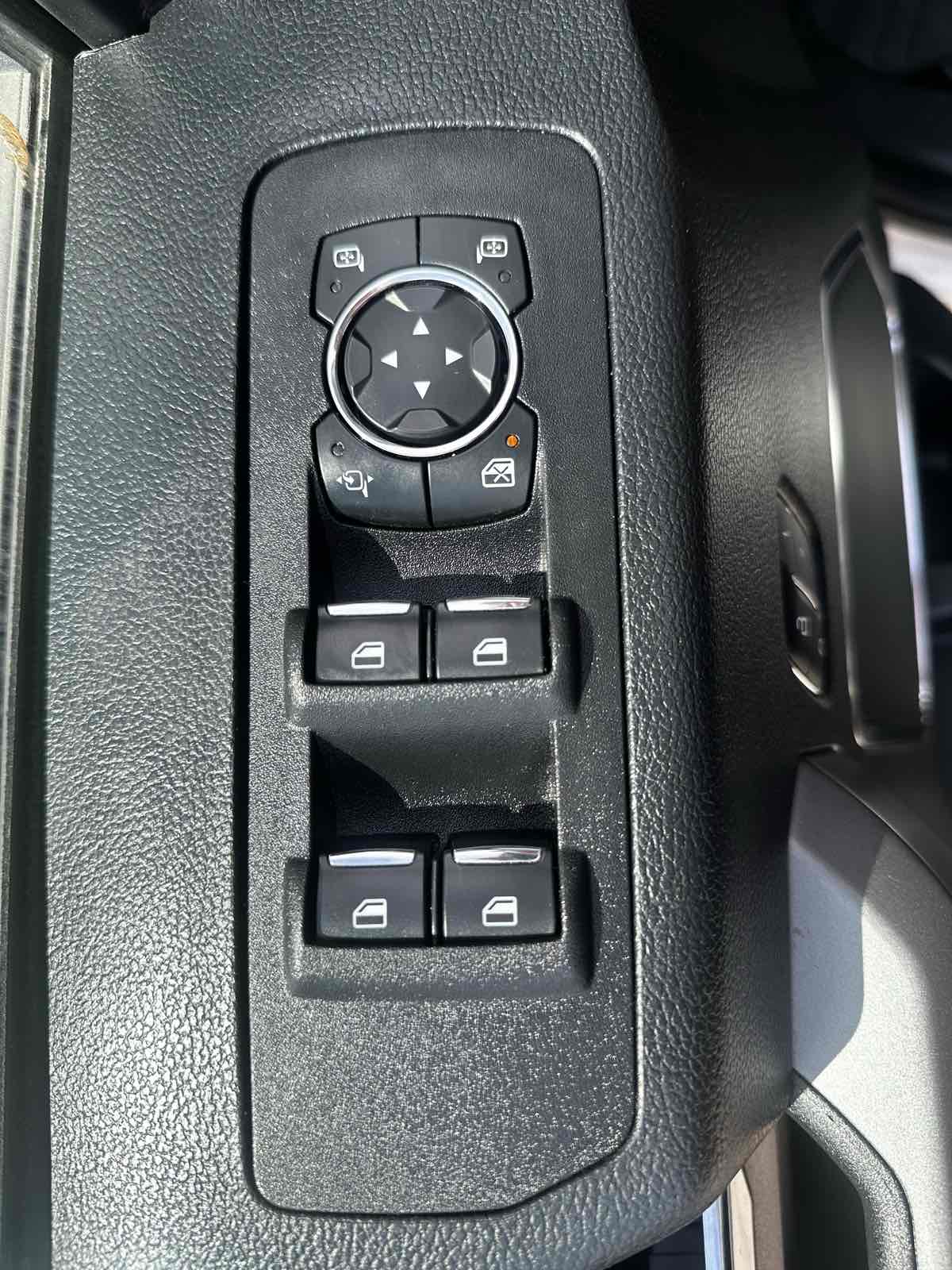 2019 Ford F-150 Platinum photo 11