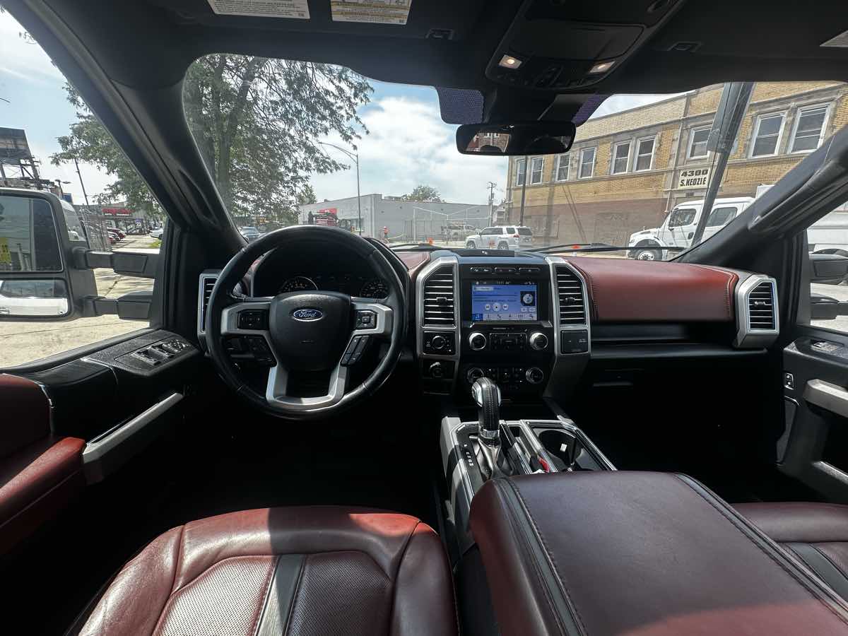 2019 Ford F-150 Platinum photo 17