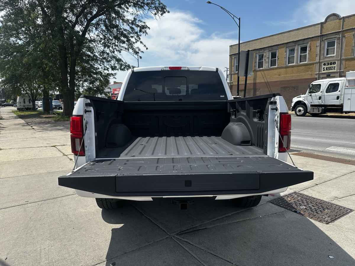 2019 Ford F-150 Platinum photo 18
