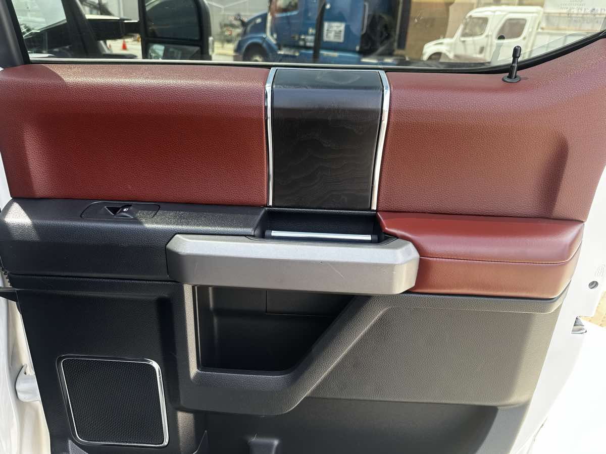 2019 Ford F-150 Platinum photo 23