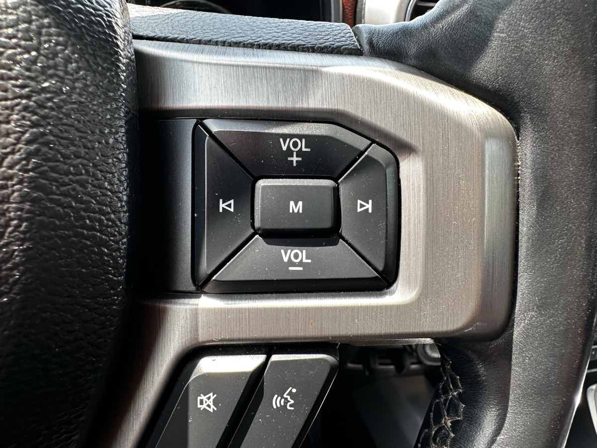 2019 Ford F-150 Platinum photo 26