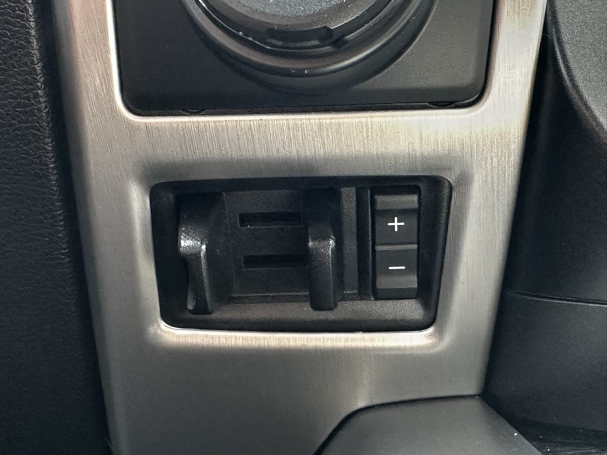 2019 Ford F-150 Platinum photo 32