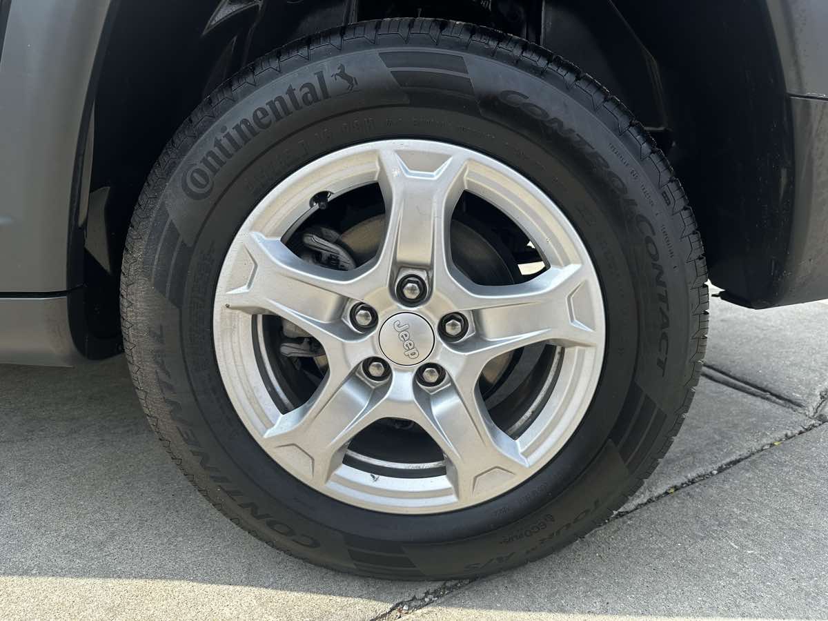 2022 Jeep Compass Sport photo 5