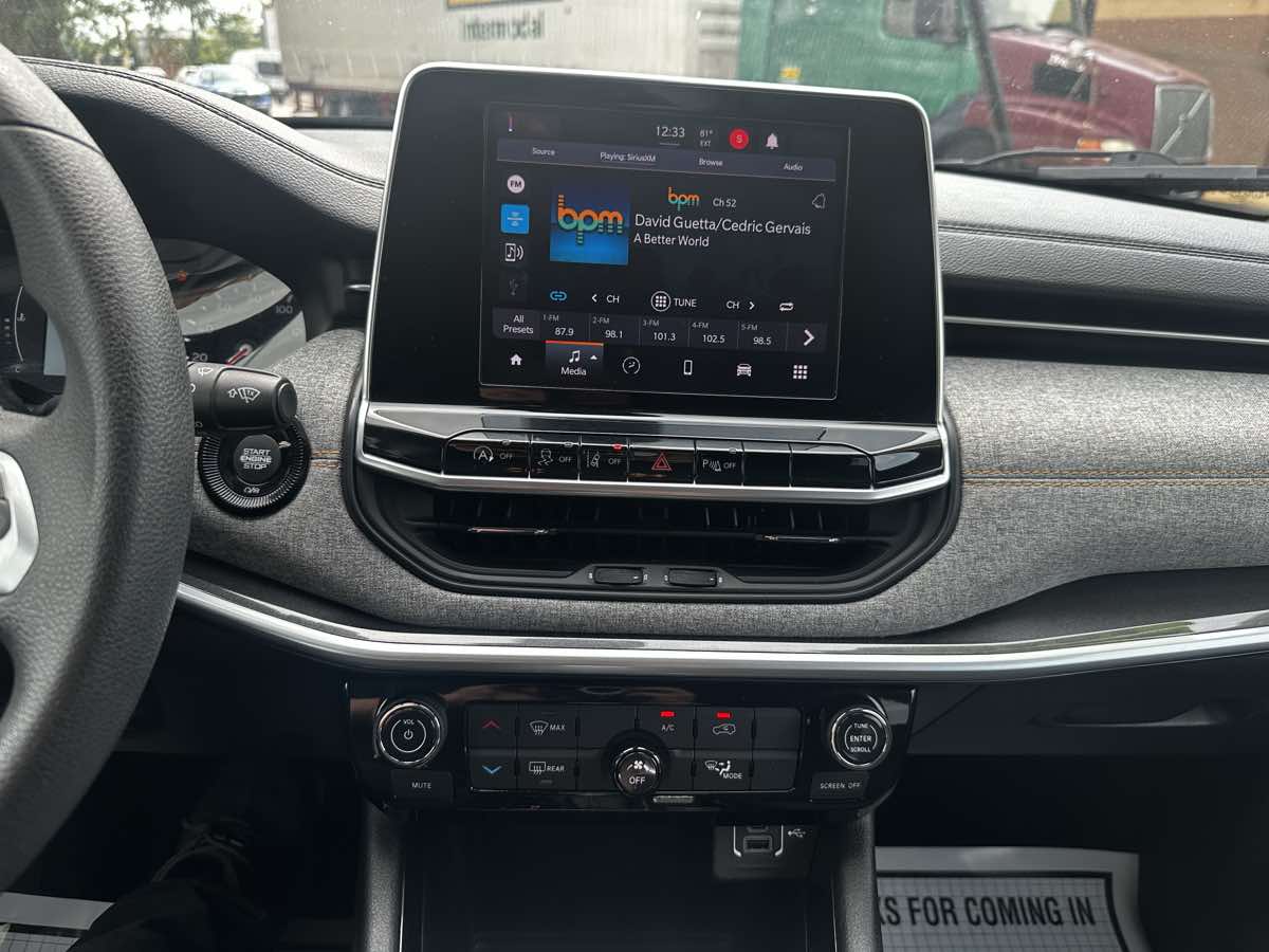 2022 Jeep Compass Sport photo 30