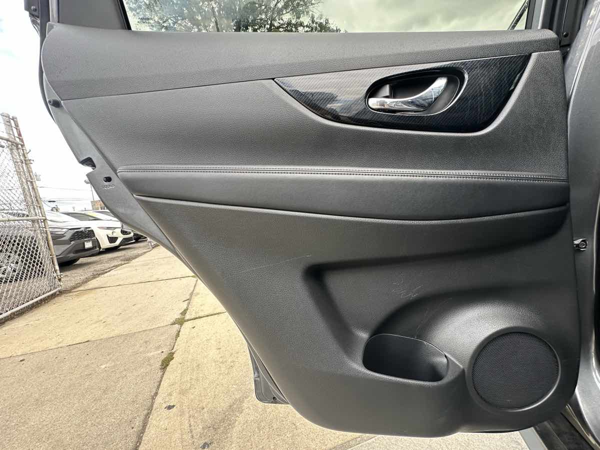2020 Nissan Rogue SL photo 22