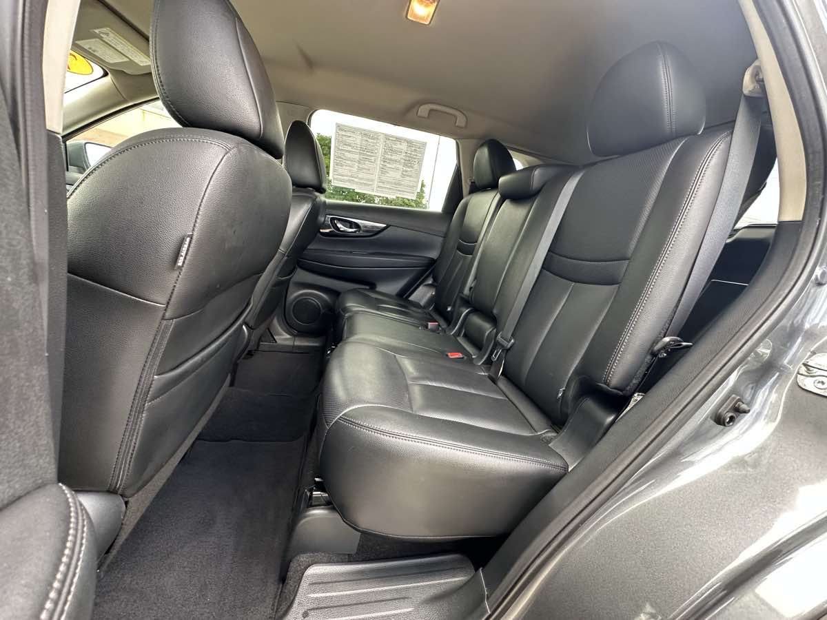 2020 Nissan Rogue SL photo 24