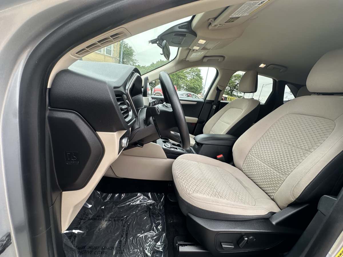 2020 Ford Escape SE photo 6