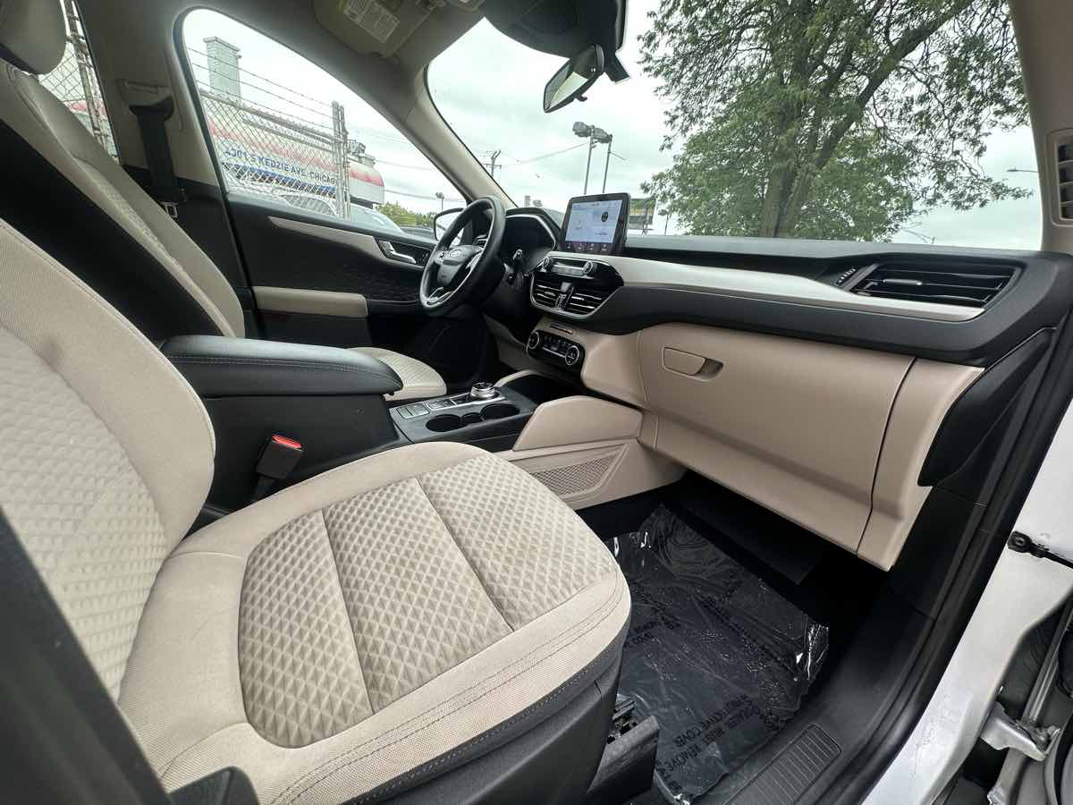 2020 Ford Escape SE photo 14