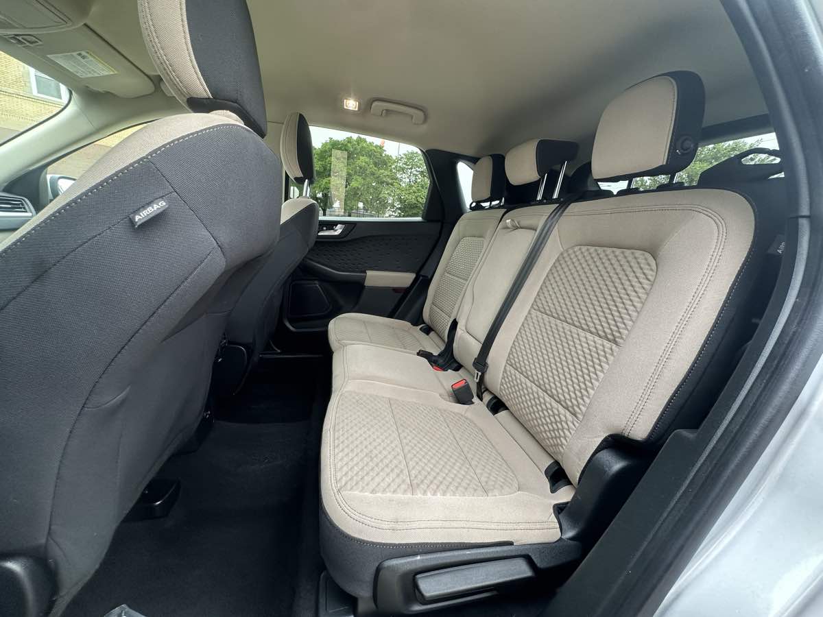 2020 Ford Escape SE photo 18