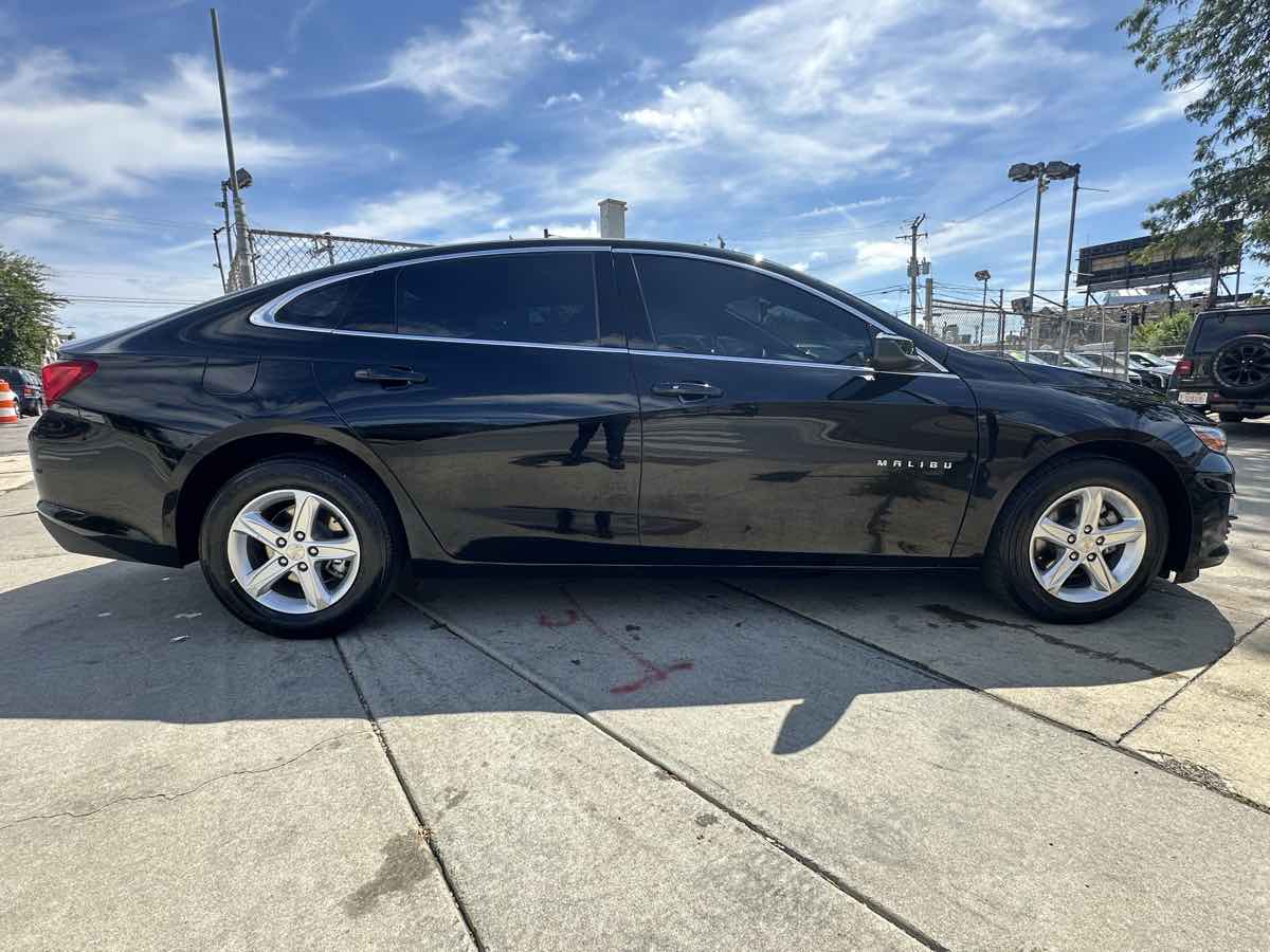 2024 Chevrolet Malibu LS photo 2
