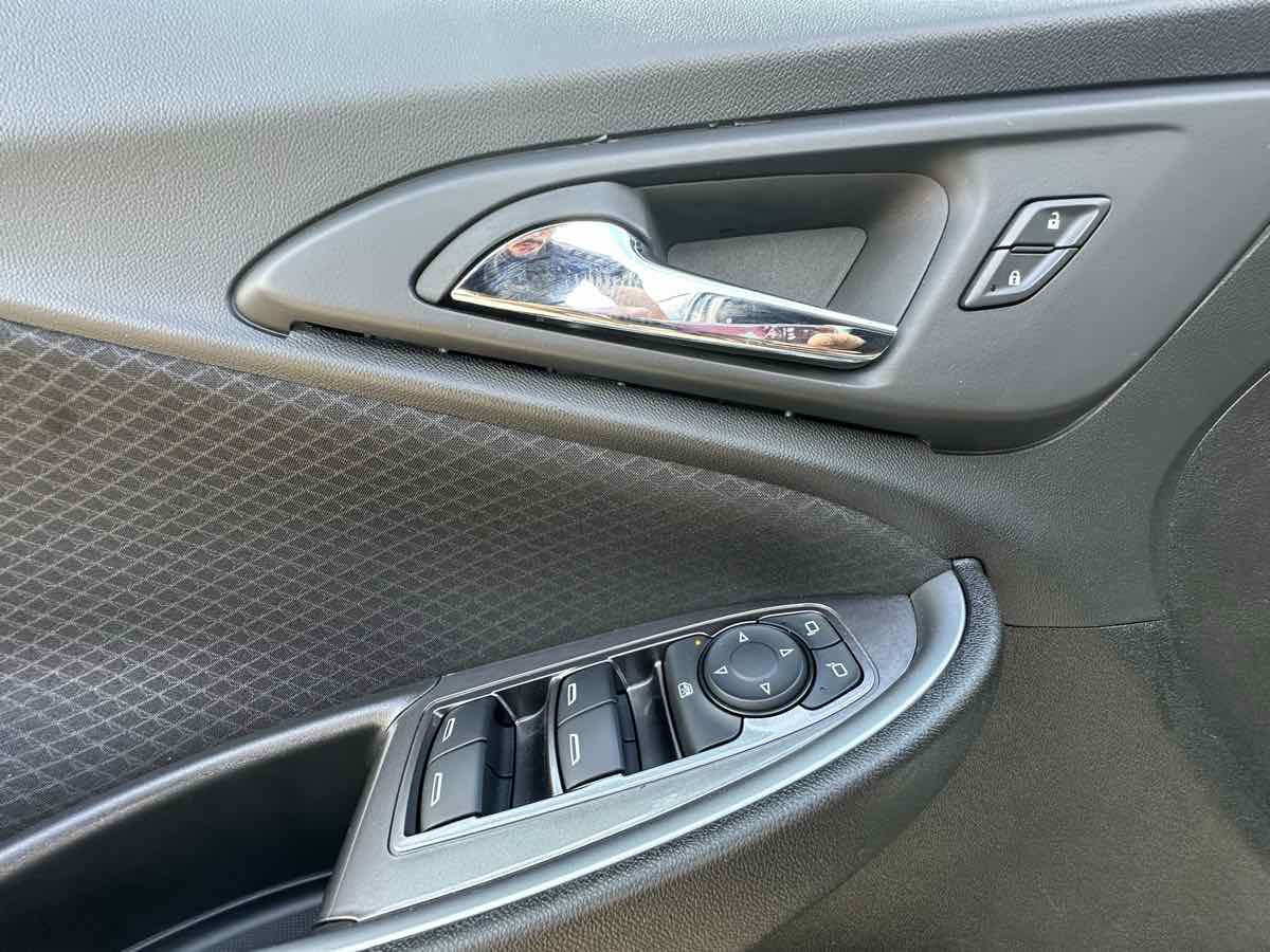 2024 Chevrolet Malibu LS photo 8