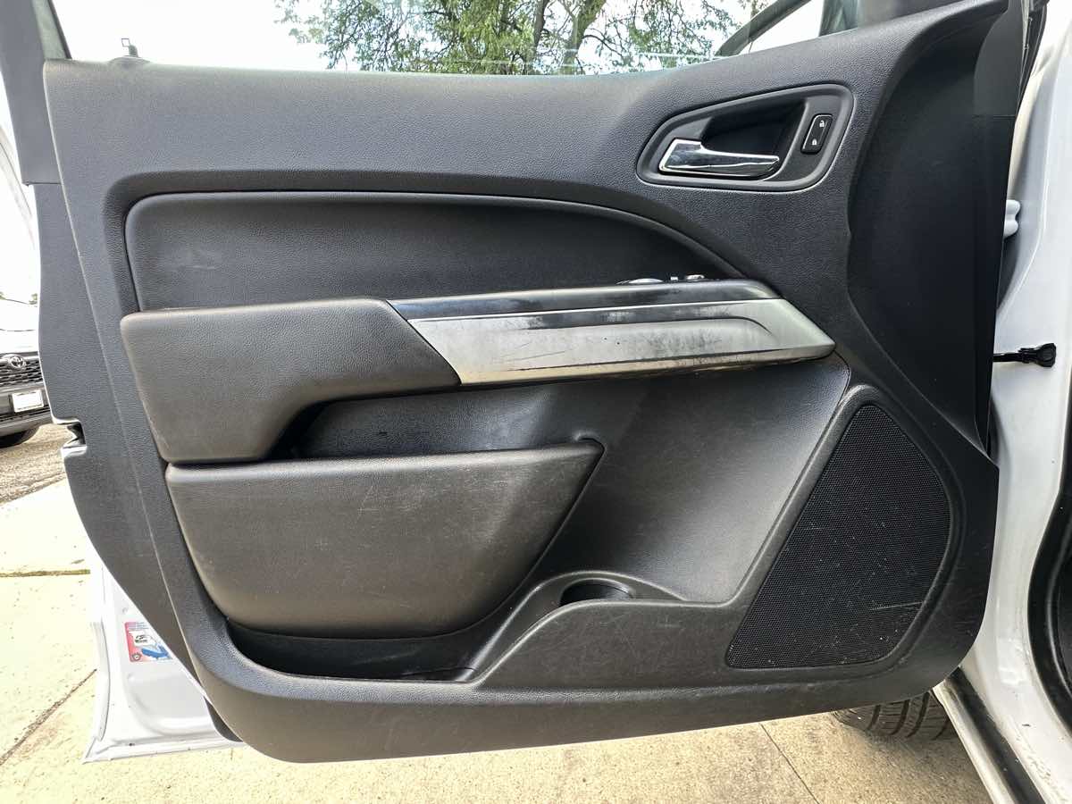 2021 Chevrolet Colorado LT photo 10
