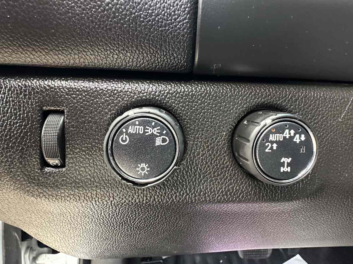 2021 Chevrolet Colorado LT photo 12