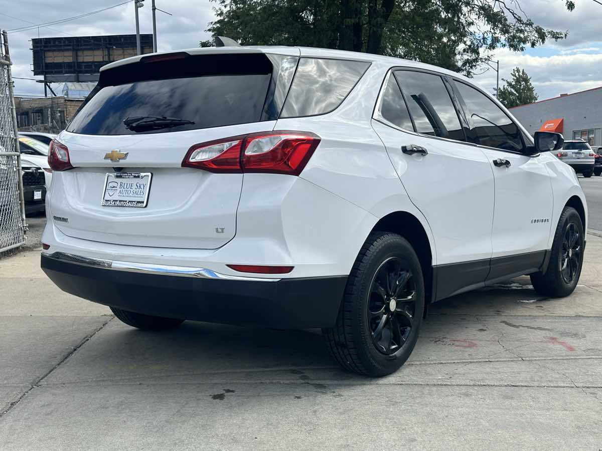 2019 Chevrolet Equinox LT photo 2