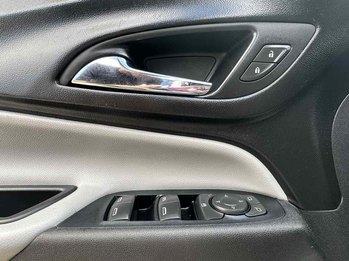 2019 Chevrolet Equinox LT photo 7