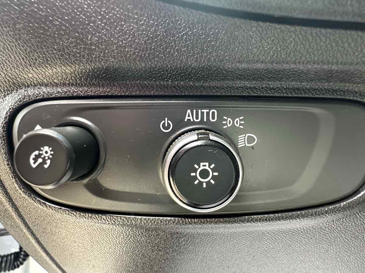 2019 Chevrolet Equinox LT photo 8