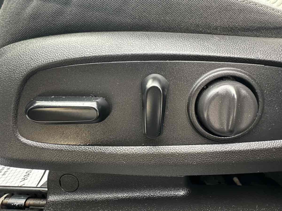 2019 Chevrolet Equinox LT photo 9