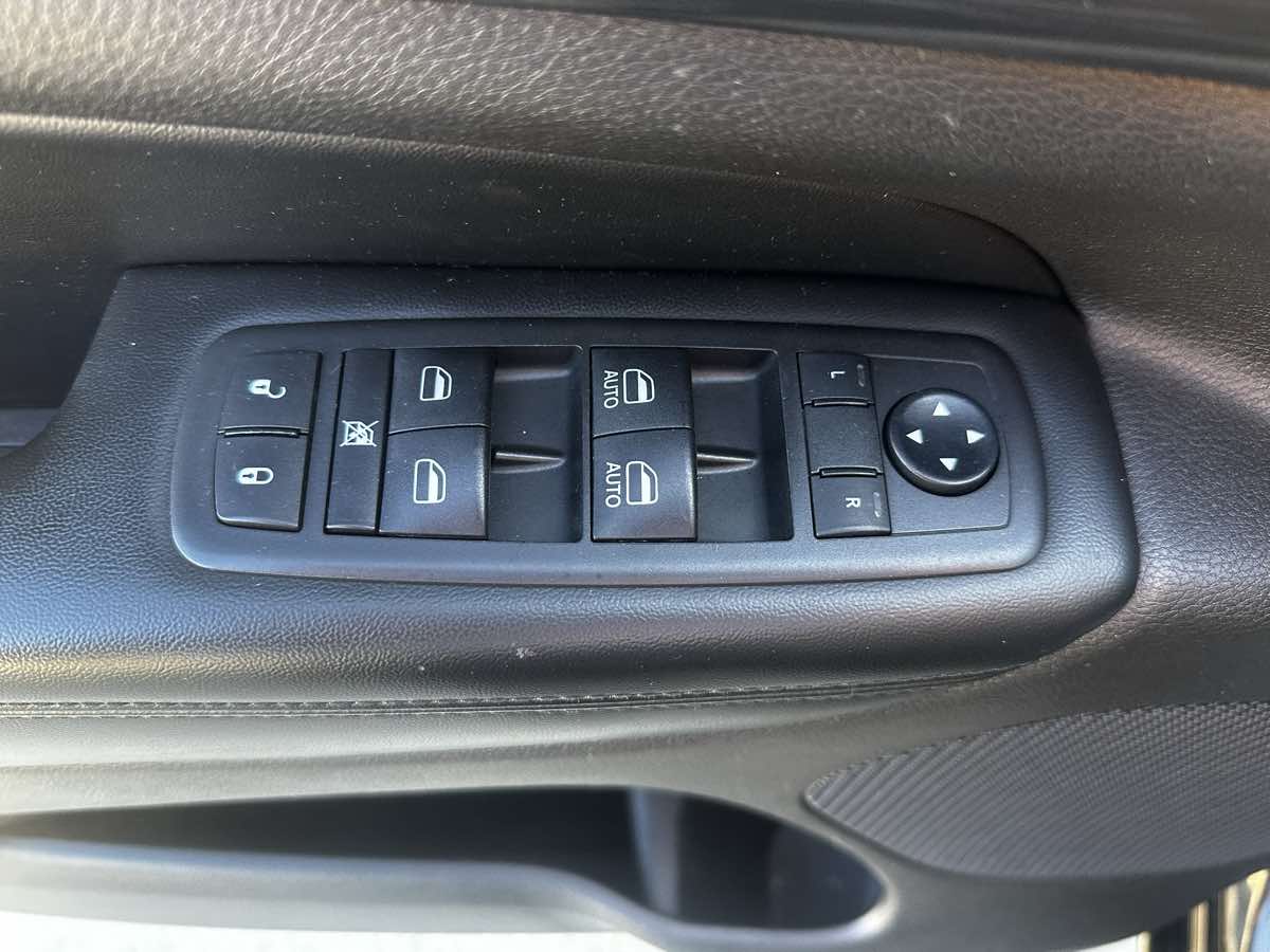 2020 Jeep Grand Cherokee Altitude photo 9