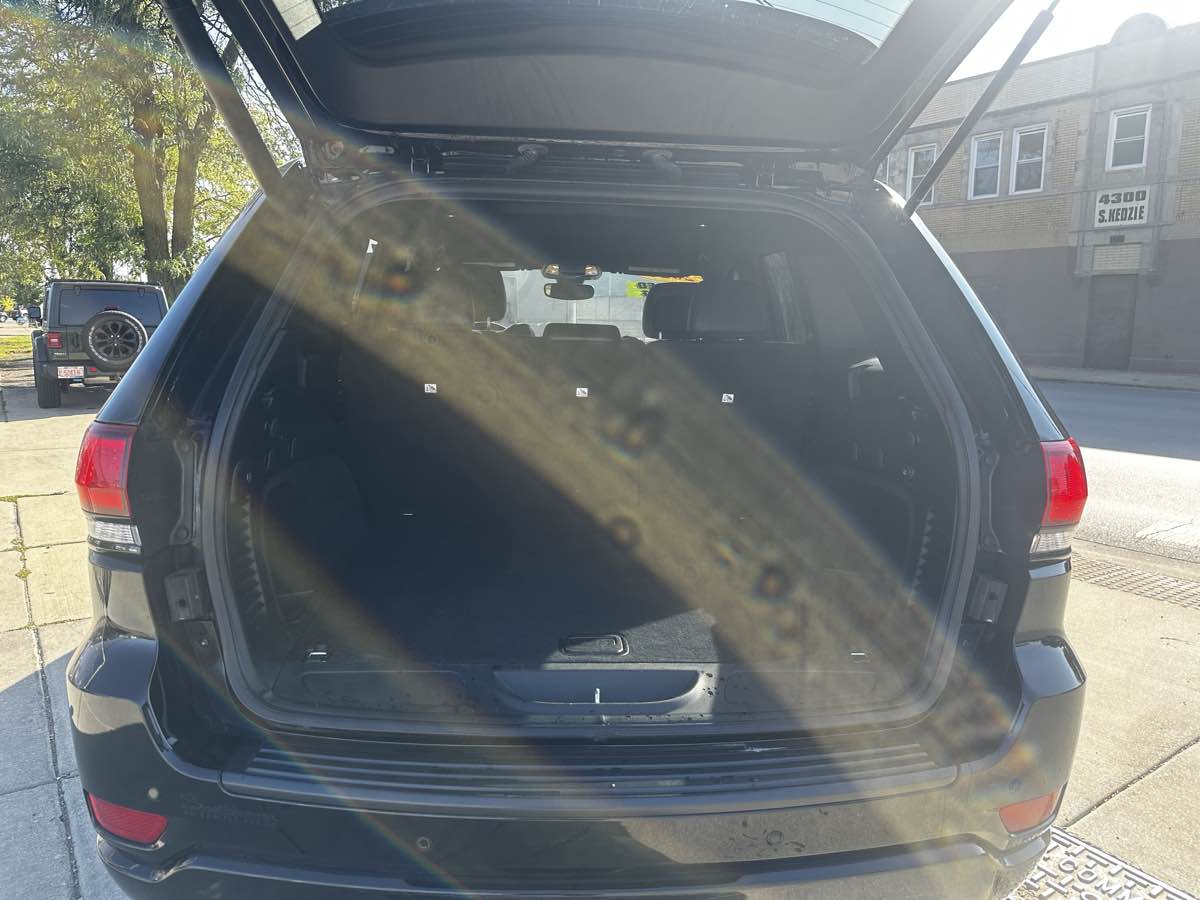 2020 Jeep Grand Cherokee Altitude photo 17