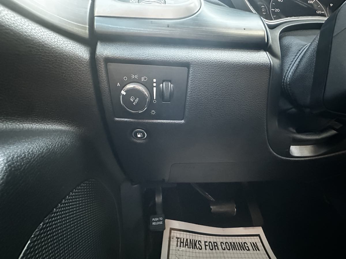 2020 Jeep Grand Cherokee Altitude photo 24