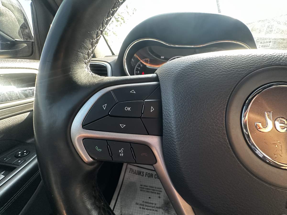 2020 Jeep Grand Cherokee Altitude photo 25