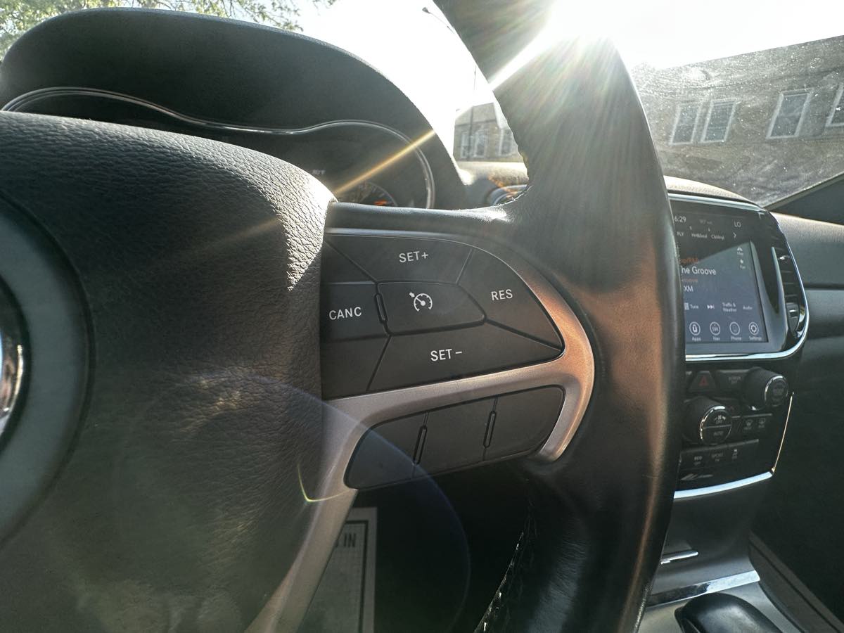 2020 Jeep Grand Cherokee Altitude photo 26