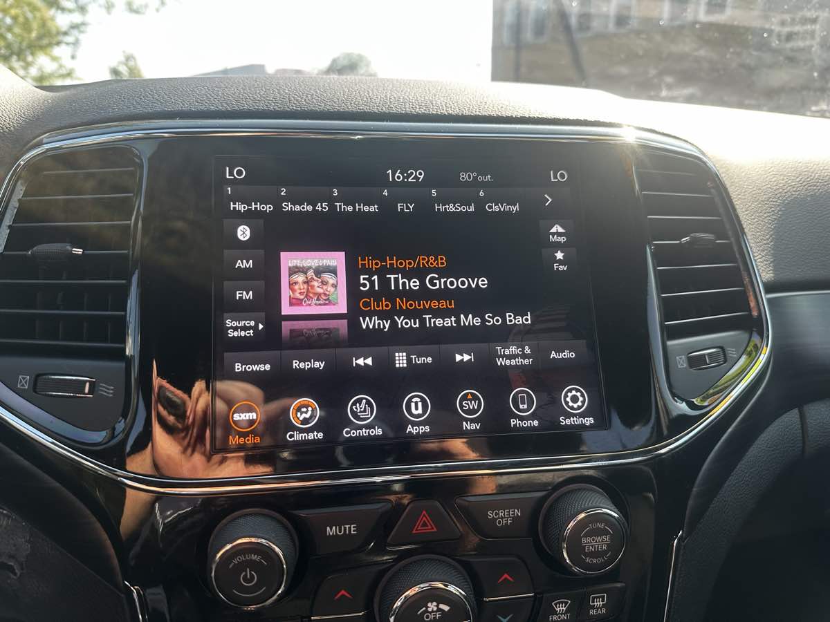 2020 Jeep Grand Cherokee Altitude photo 27